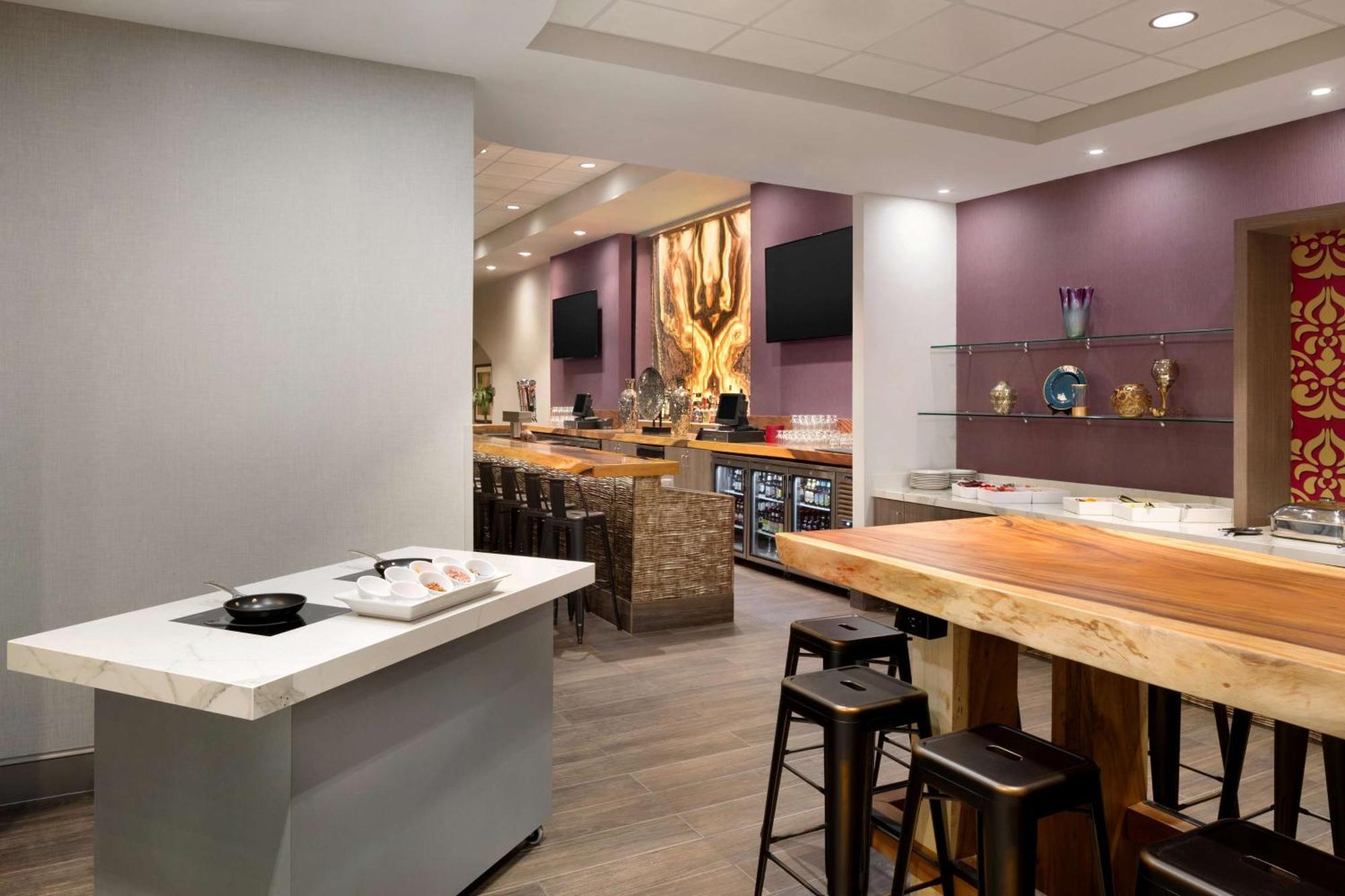 Hilton Fort Wayne At The Grand Wayne Convention Center (Adults Only) Eksteriør billede