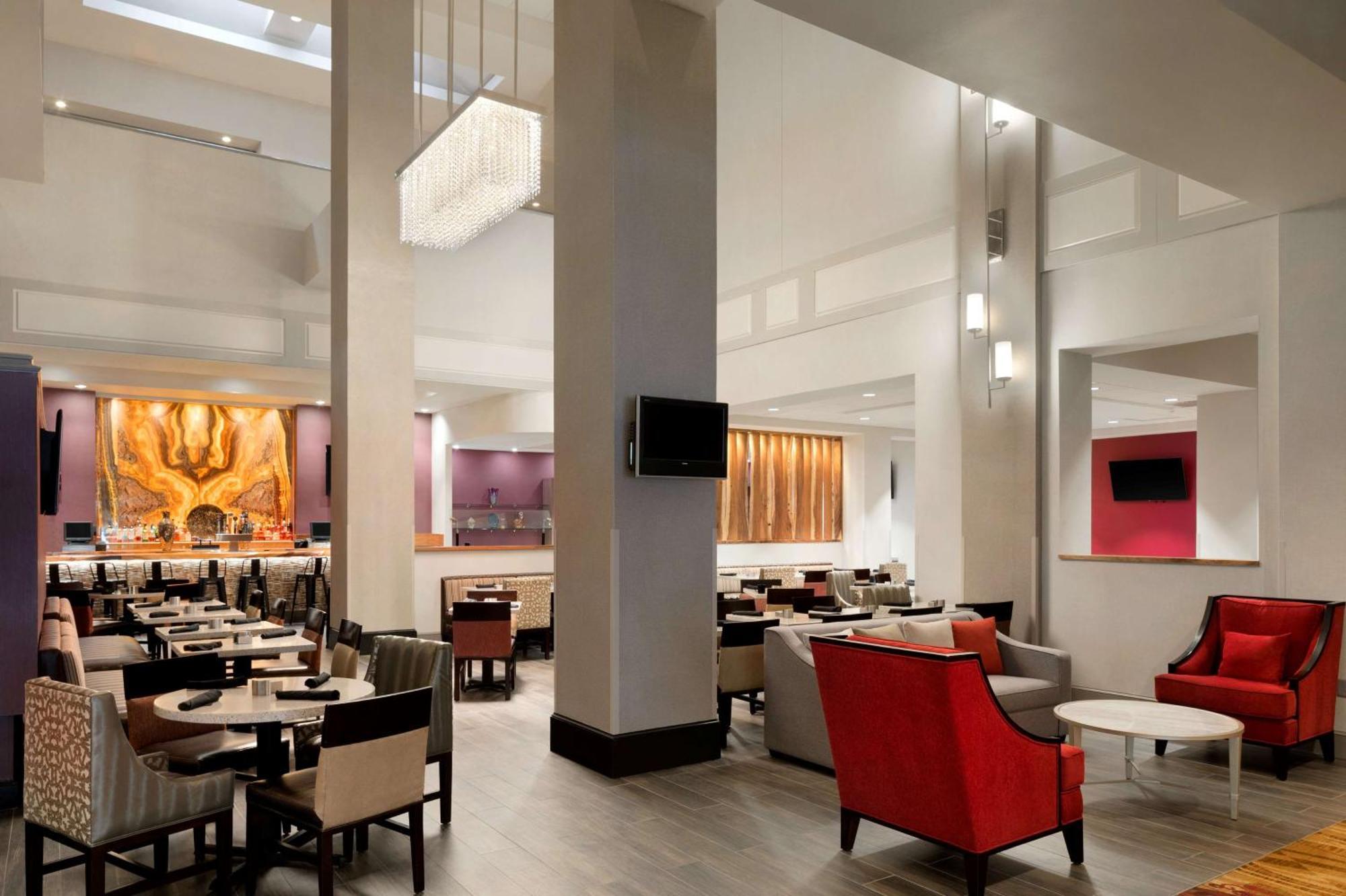 Hilton Fort Wayne At The Grand Wayne Convention Center (Adults Only) Eksteriør billede