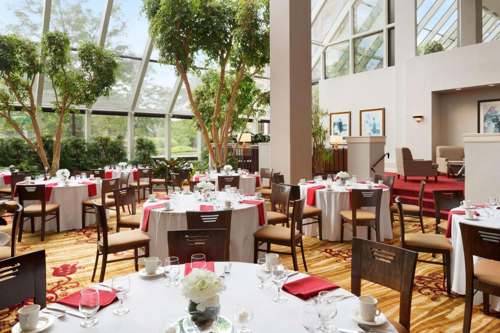 Hilton Fort Wayne At The Grand Wayne Convention Center (Adults Only) Eksteriør billede