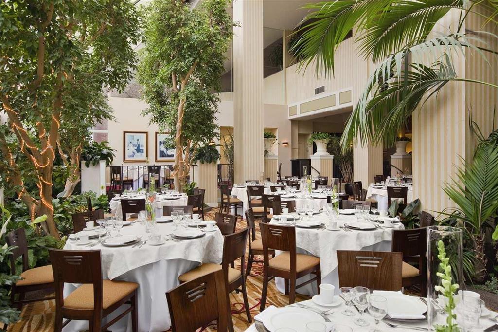 Hilton Fort Wayne At The Grand Wayne Convention Center (Adults Only) Restaurant billede