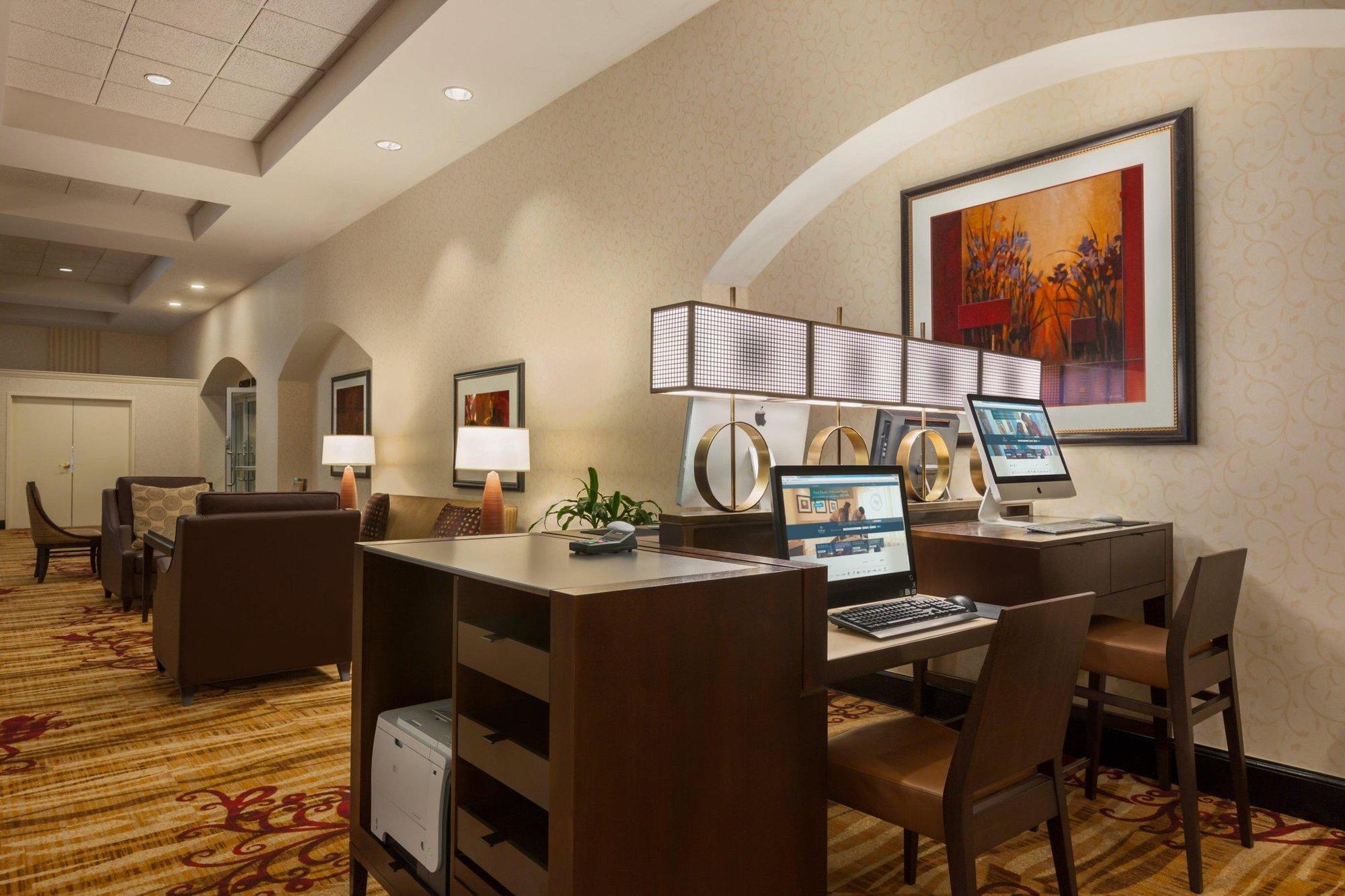 Hilton Fort Wayne At The Grand Wayne Convention Center (Adults Only) Eksteriør billede